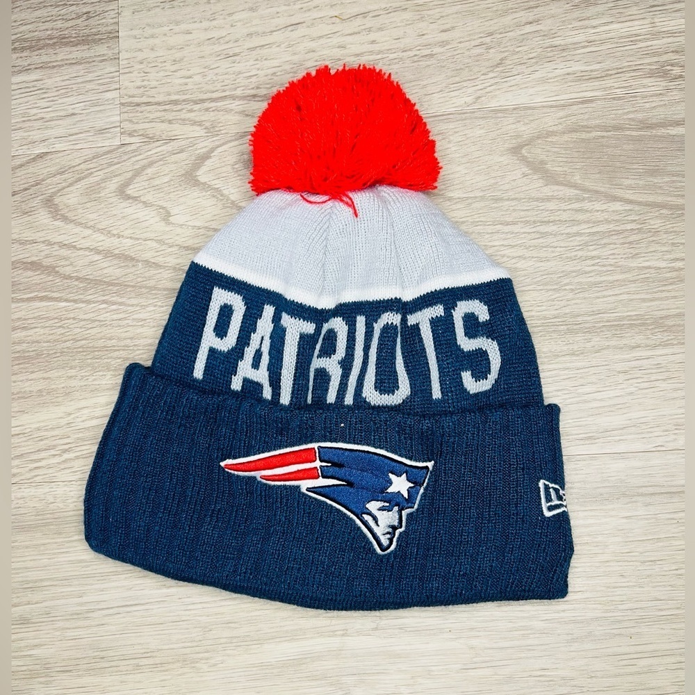 New England Patriots New Era Sideline Pom Beanie